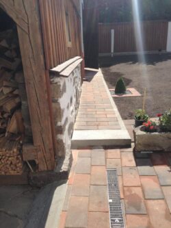 Donaupflaster Lava und Beton Blockstufen und Leistensteine Donaupflaster Lava und Beton Blockstufen und Leistensteine